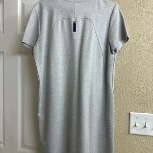 Under Armour Light Gray Short Sleeve Top